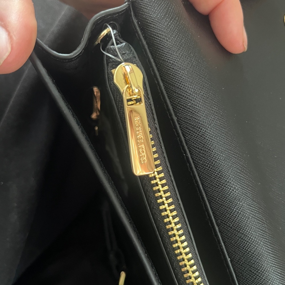 Michael Kors Women's Jet Set
Travel - Clutch Crossbody with Detachable Wallet - Picture 9 of 11